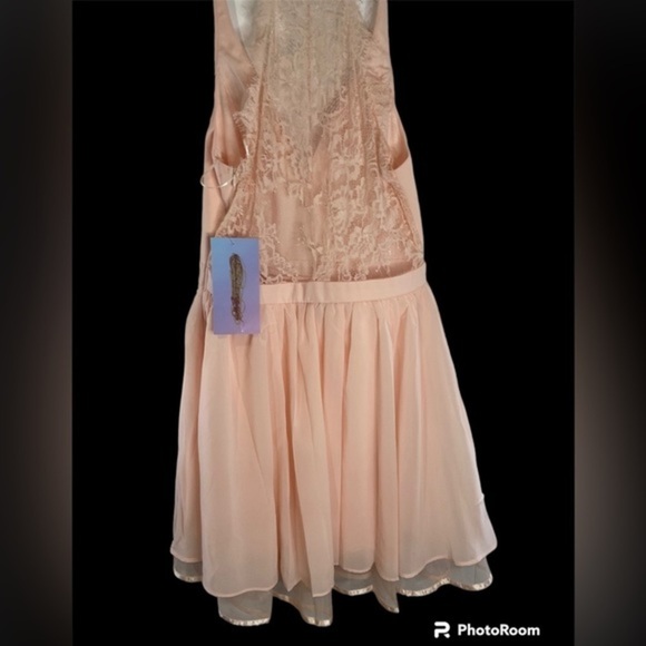 MANIJU CHIFFON LAYERED DRESS with LACE BACK - Picture 8 of 12